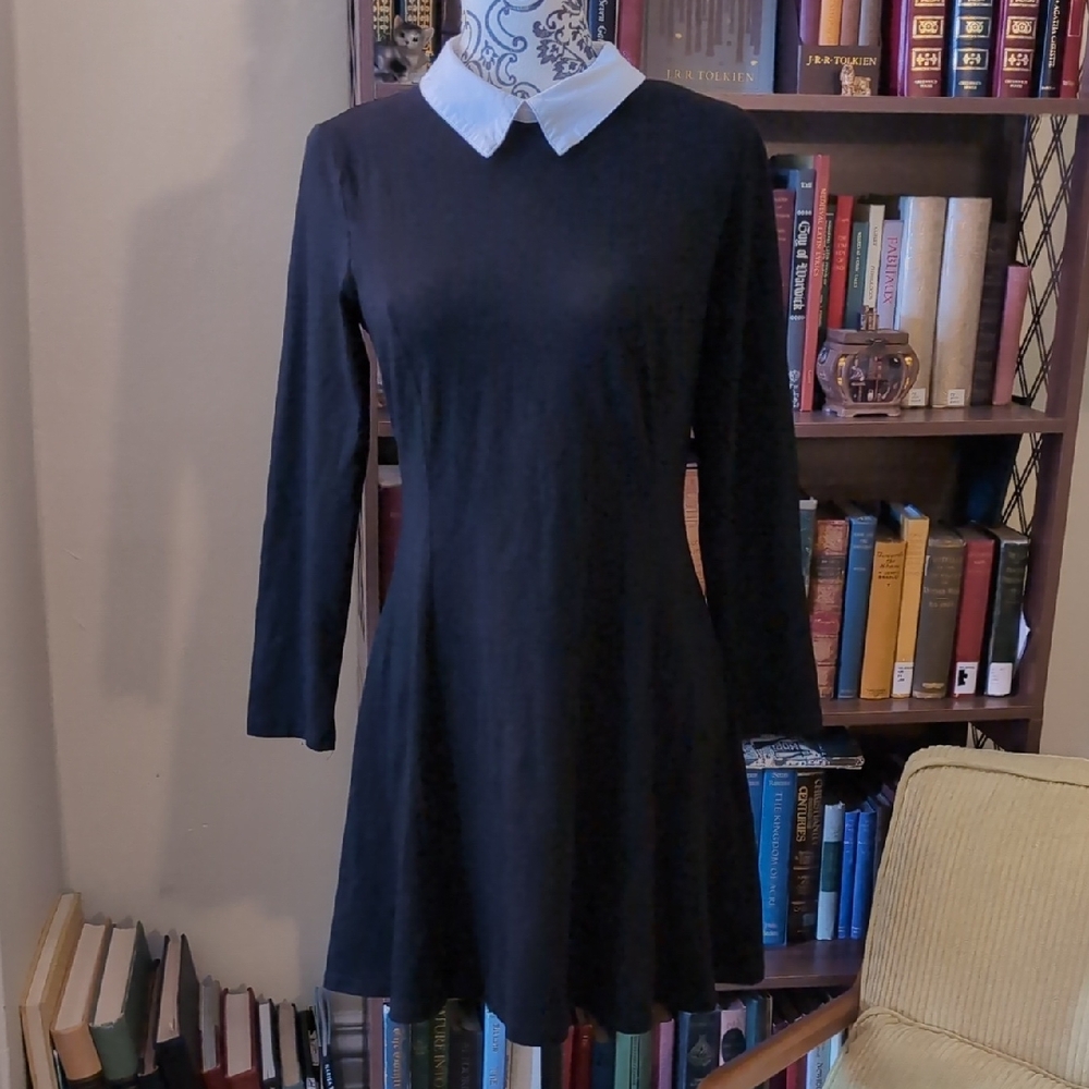 Black Dress With White Collar M